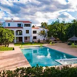 Mediterranean Luxe • 8pax • Pool • Bbq •cozy * Denia