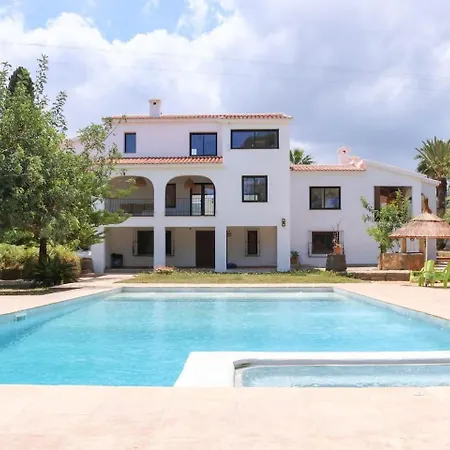 Mediterranean Luxe • 8pax • Pool • Bbq •cozy Villa