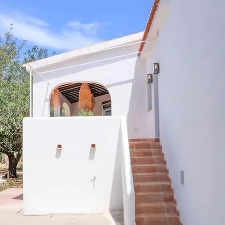 Mediterranean Luxe • 8pax • Pool • Bbq •cozy دينايا