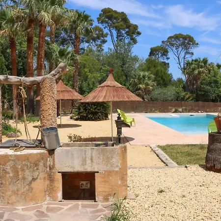 Mediterranean Luxe • 8pax • Pool • Bbq •cozy Villa