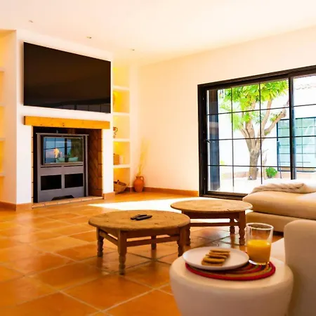 Mediterranean Luxe • 8pax • Pool • Bbq •cozy *