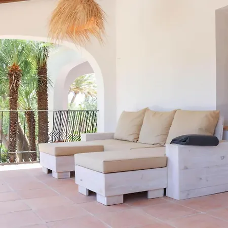 فيلة Mediterranean Luxe • 8pax • Pool • Bbq •cozy *