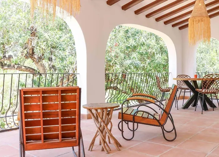 Mediterranean Luxe • 8pax • Pool • Bbq •cozy Villa *