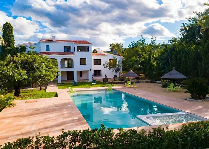 Mediterranean Luxe • 8pax • Pool • Bbq •cozy * דניה