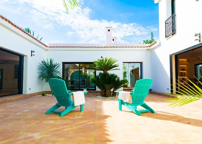 Mediterranean Luxe • 8pax • Pool • Bbq •cozy